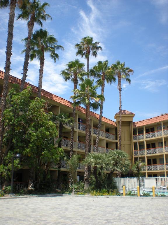 Ramada By Wyndham Burbank Airport Hotel Kültér fotó