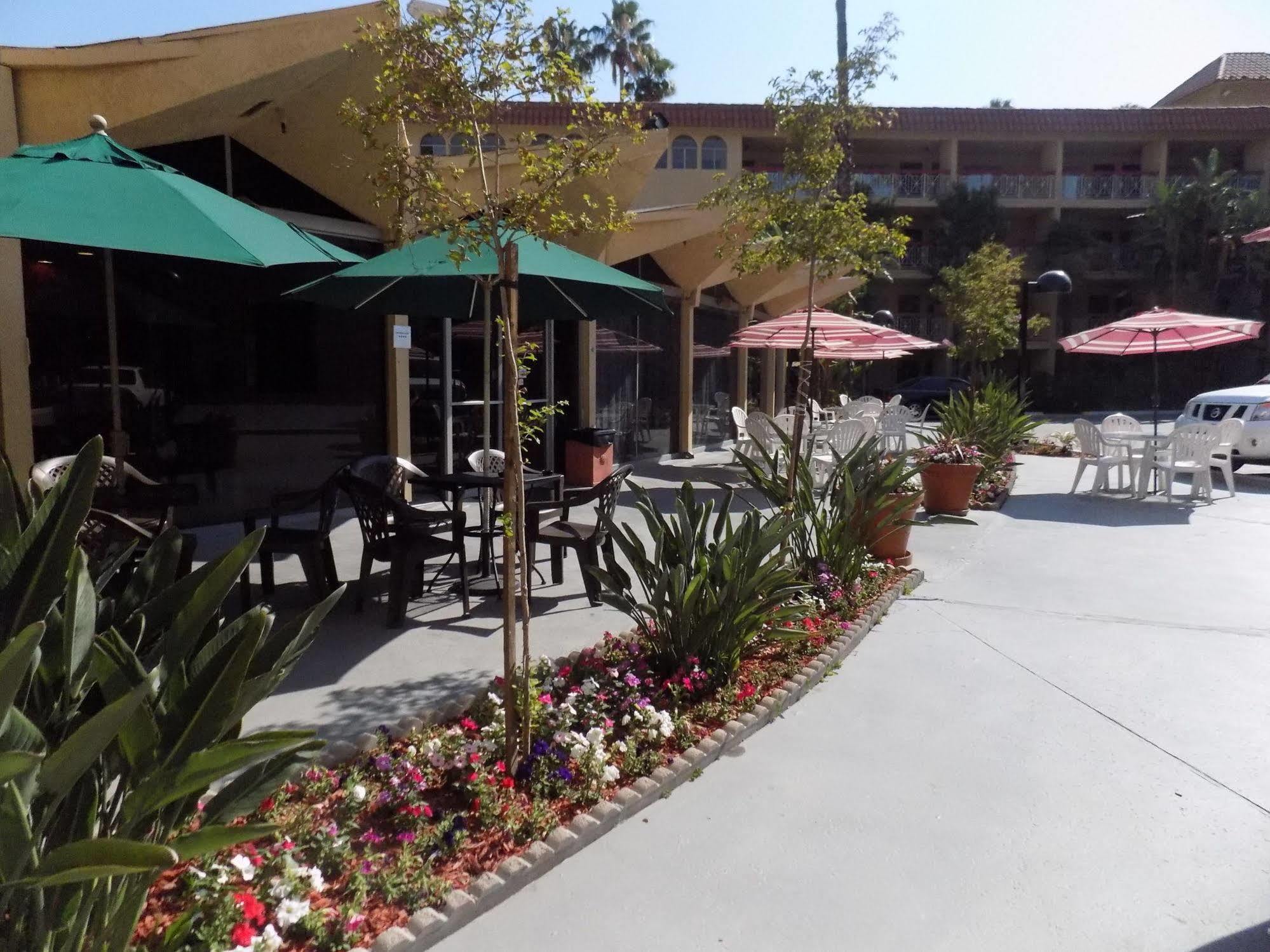 Ramada By Wyndham Burbank Airport Hotel Kültér fotó