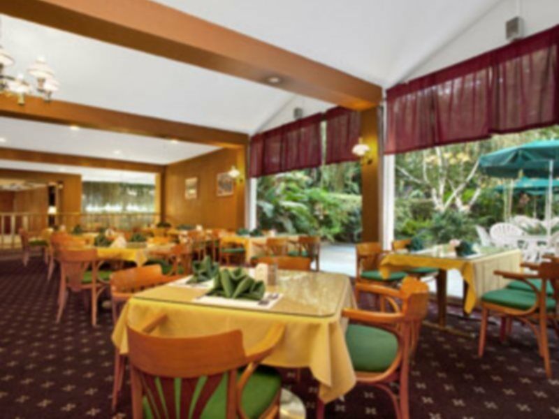 Ramada By Wyndham Burbank Airport Hotel Kültér fotó