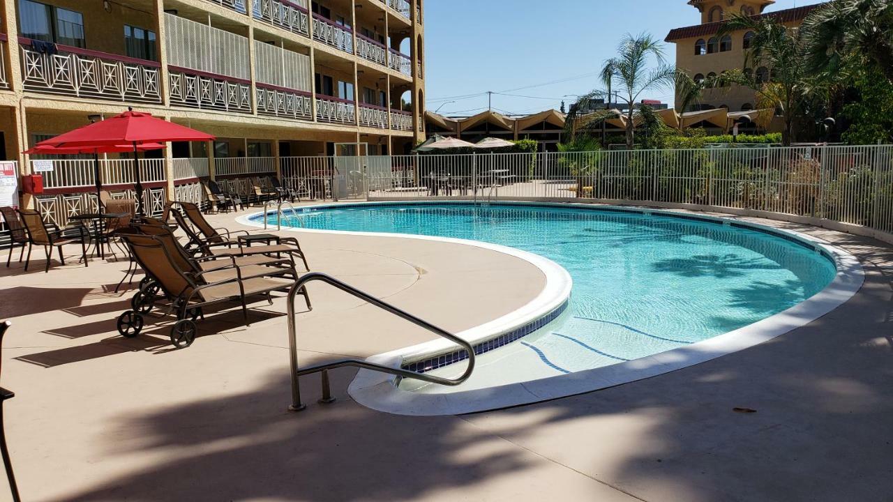 Ramada By Wyndham Burbank Airport Hotel Kültér fotó