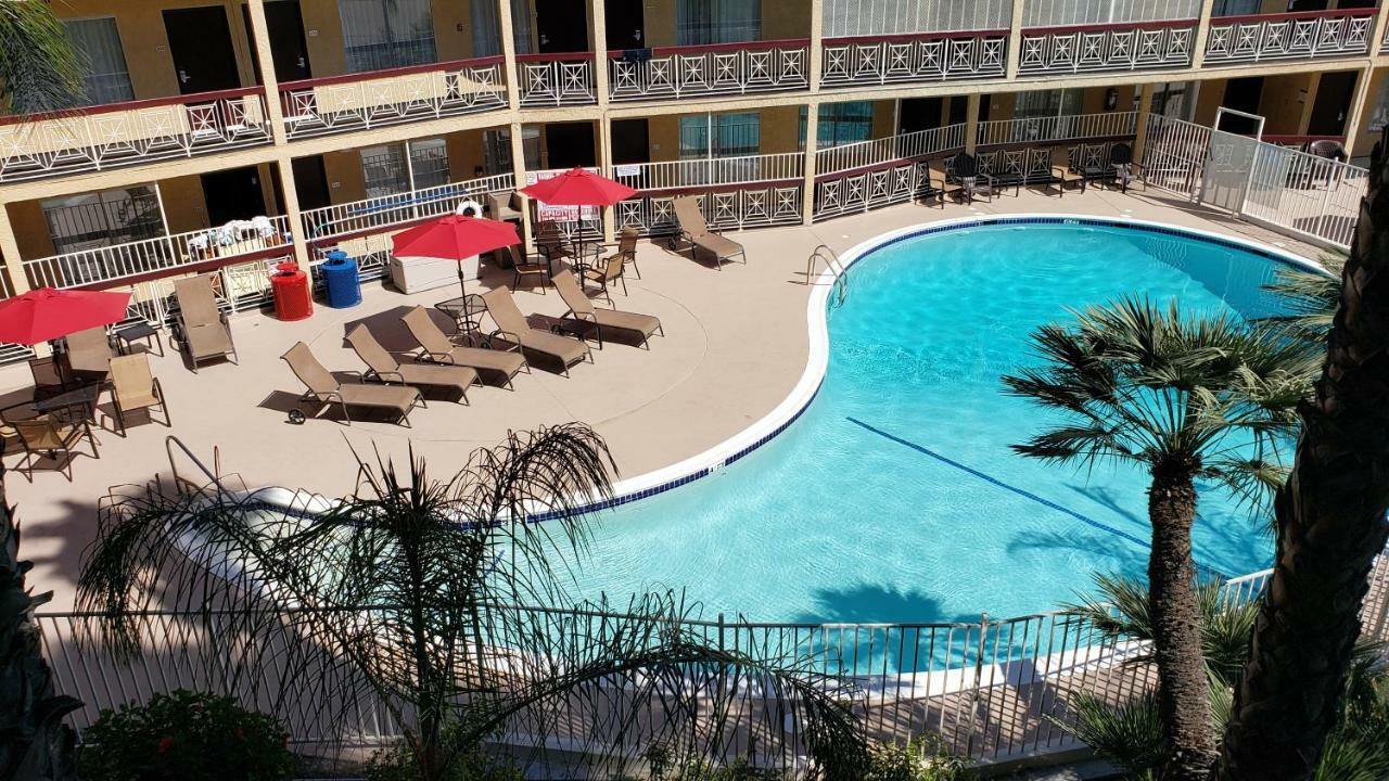 Ramada By Wyndham Burbank Airport Hotel Kültér fotó